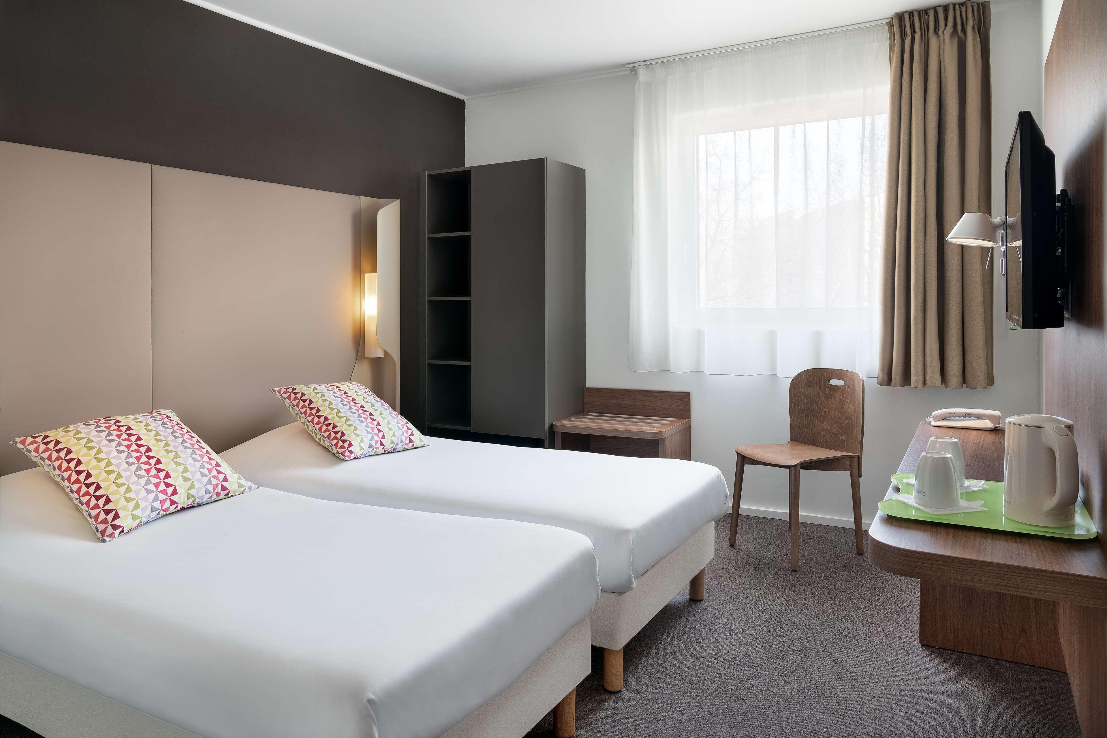 Campanile Katowice Hotel Bagian luar foto